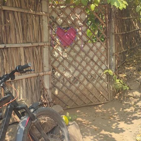 Hearthspace Hampi - Small Home, A Low-Impact Backpackers Hostel エクステリア 写真