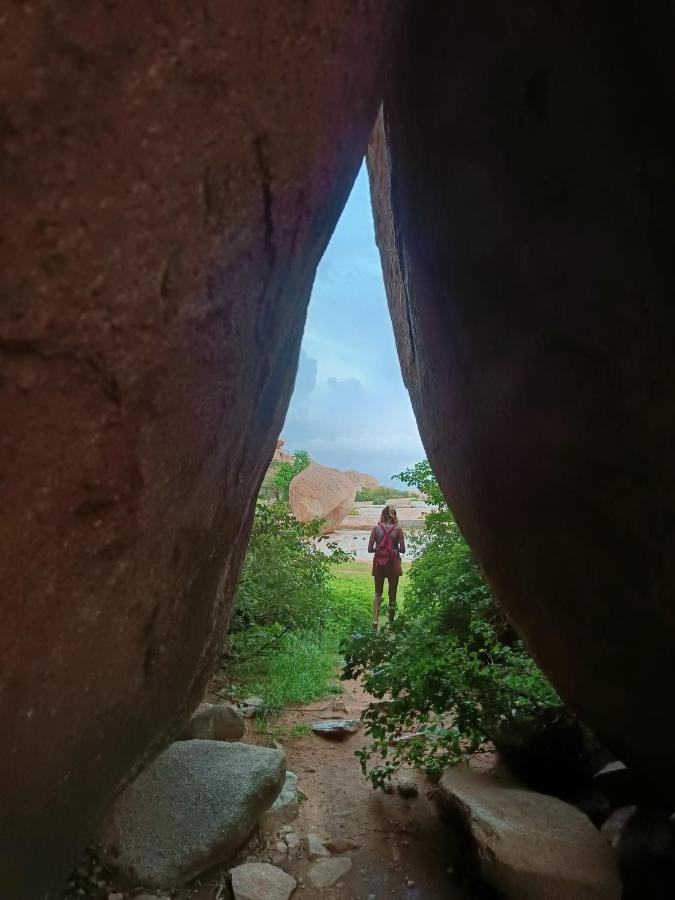 Hearthspace Hampi - Small Home, A Low-Impact Backpackers Hostel エクステリア 写真