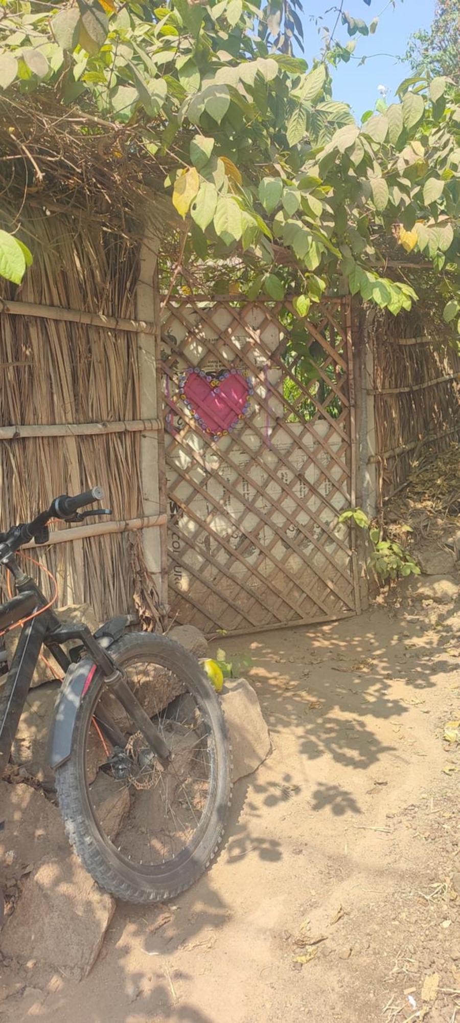 Hearthspace Hampi - Small Home, A Low-Impact Backpackers Hostel エクステリア 写真