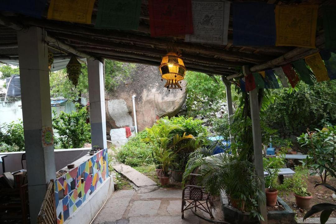 Hearthspace Hampi - Small Home, A Low-Impact Backpackers Hostel エクステリア 写真